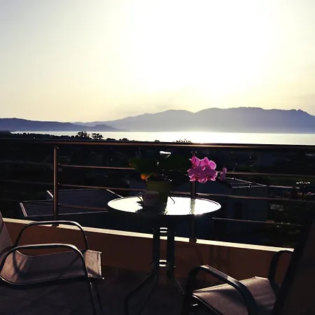 Geraeumiges In Mithimna Mit Eigenem Pool Holiday home Kissamos
